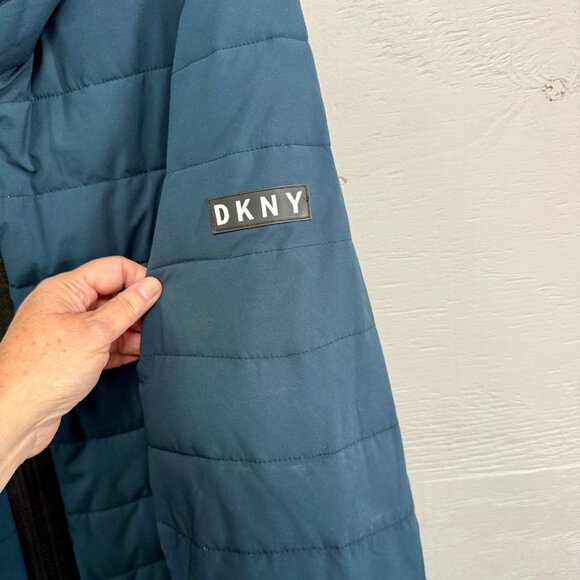Men's DKNY Blue and Black Winter Puffer Jacket Size XXL - Picture 3 of 8